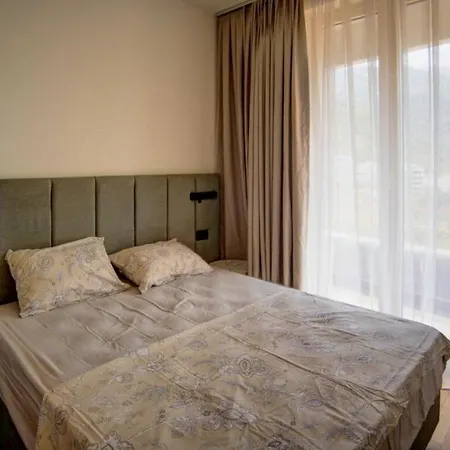 Skyline Premium Residences *