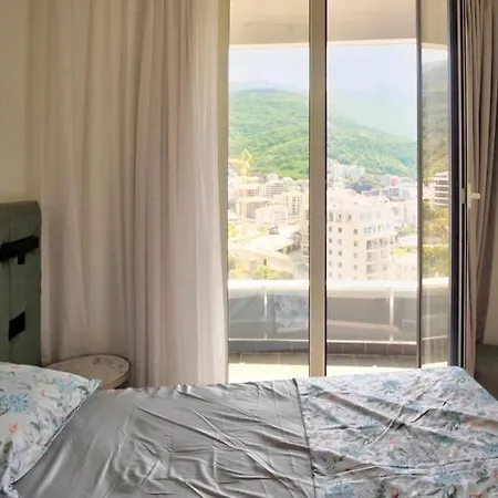 Skyline Premium Residences Apartment
